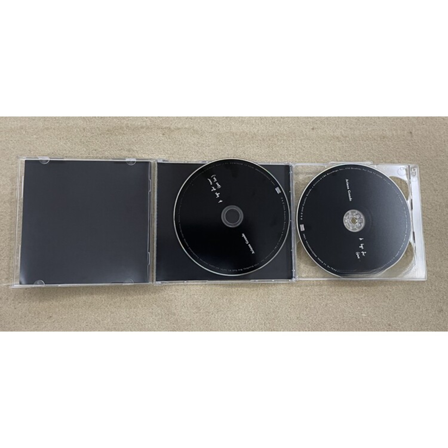 Rare Sealed Ariana Grande K By - Audio Music Live reseña y precio